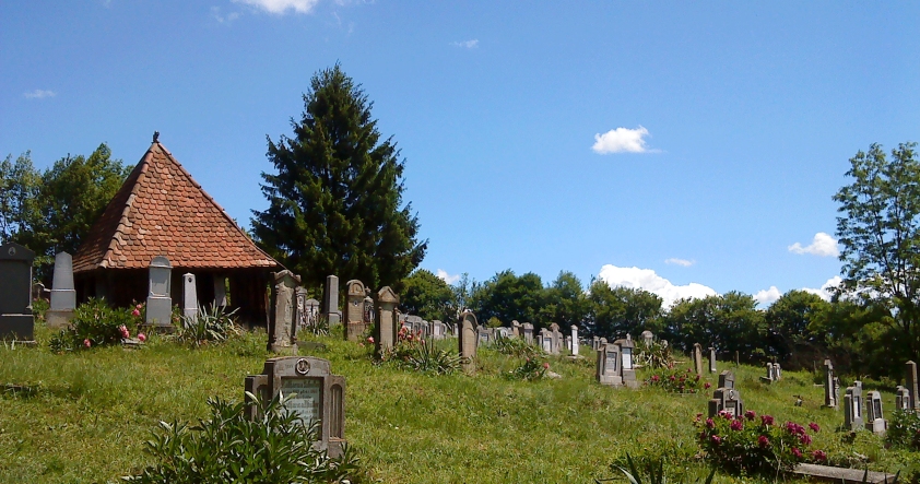 Friedhof Mitte mit Tirnaz