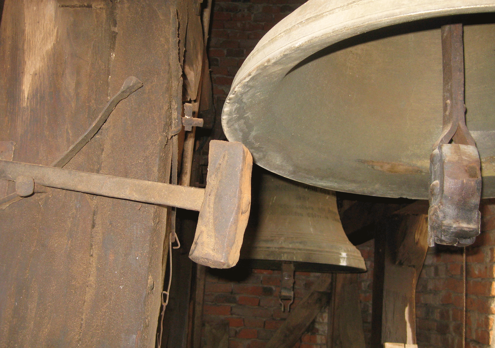 Glockenschlag-Hammer-unten